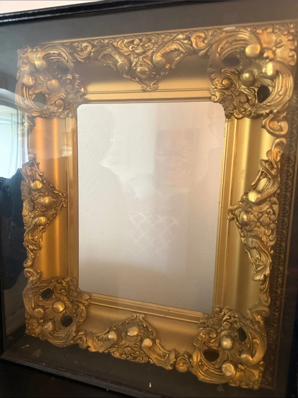 Ornate Gold Decorative Wall Frame - Vintage-Inspired Accent